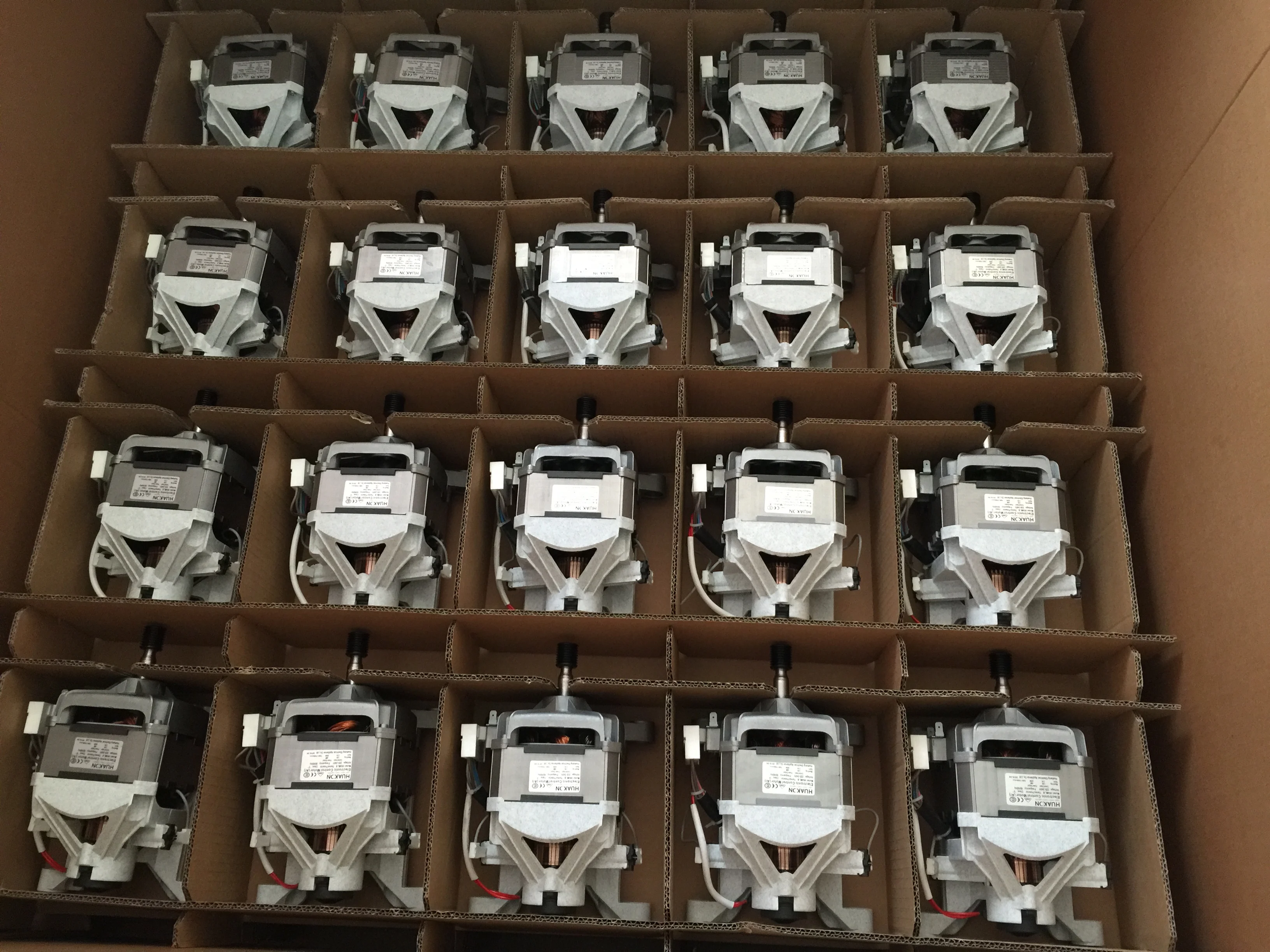 China Factory Semi Automatic Washing Machine Spare Parts Double Tub Drying Motor Washing Machines 20 Kg