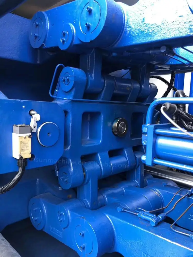 Haitian IA 2500 Toothbrush making used double color plastic injection machinery with free toothbrush mold