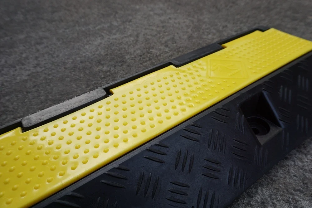 980*260*65mm China Factory Rubber Wire Floor Cover Safety Cable Ramp 1 Channel Cable Protector Ramp