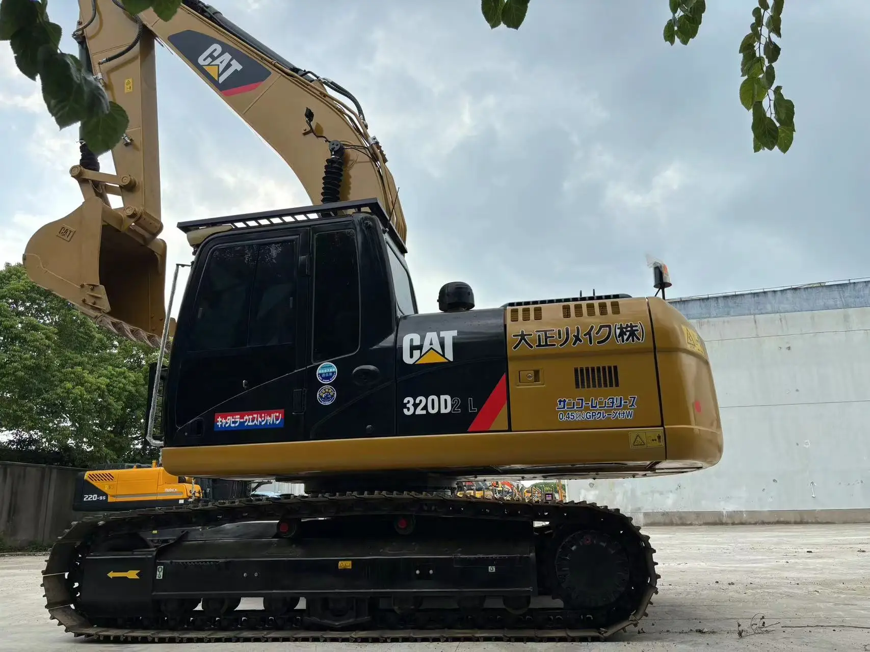 Good Quality Used Excavator Cat 320D 320DL 320C 320CL/Used Hydraulic Excavator 320D2/ Used Excavator CAT 320D2 Made in Japan