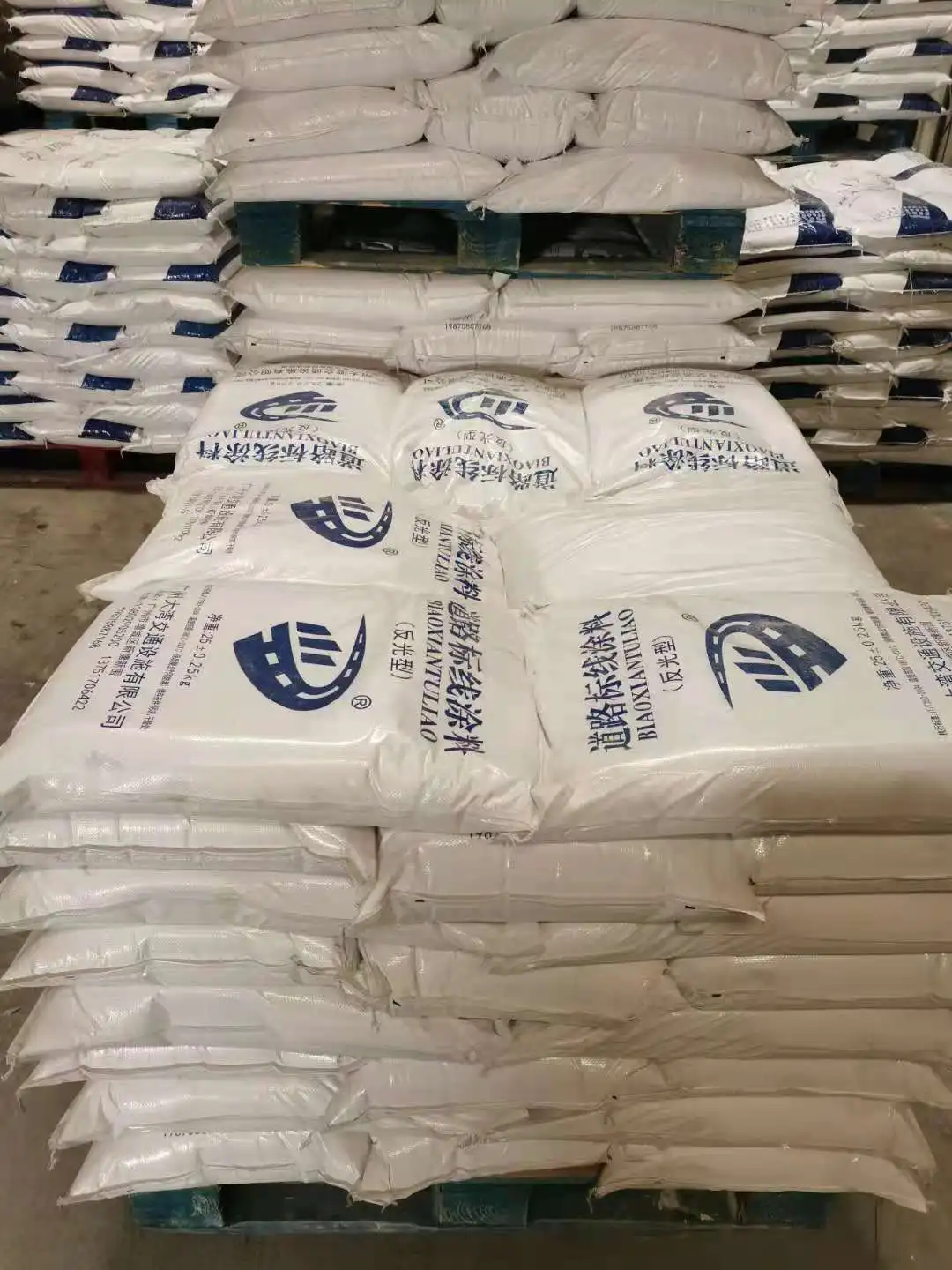 High quality Titanium Dioxide white Reflectivity road marking paint thermoplastic paint in road marking construction