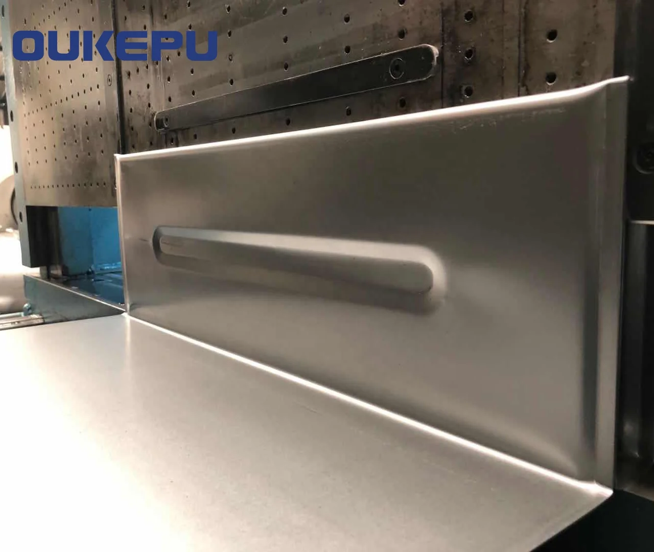 Трансформаторный бак ребристая панель