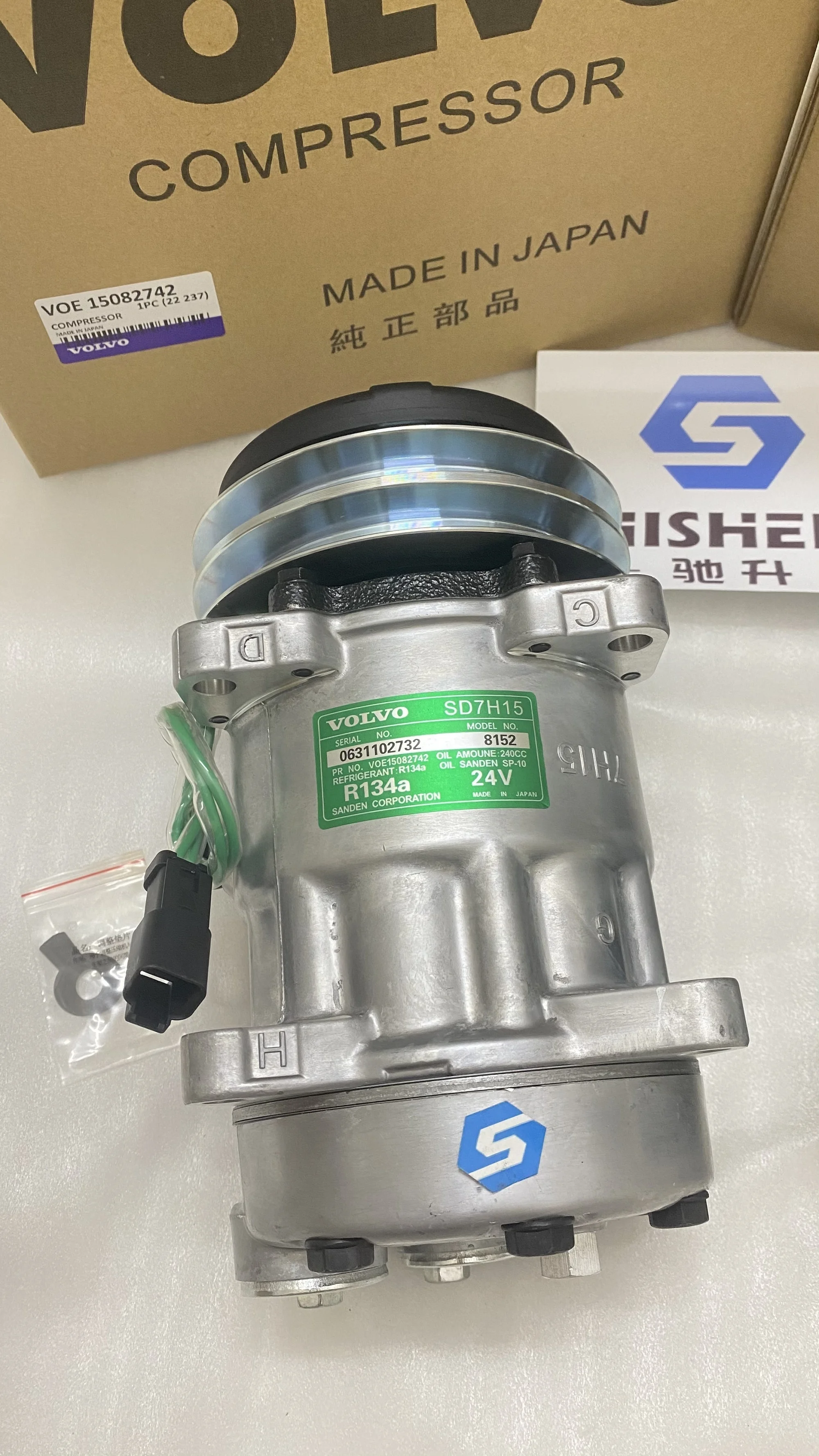 VOE11412632 EC140B EC160B EC180B EC210B EC240B EC290B  A/C Air Compressor 11104419 11412632 15082742