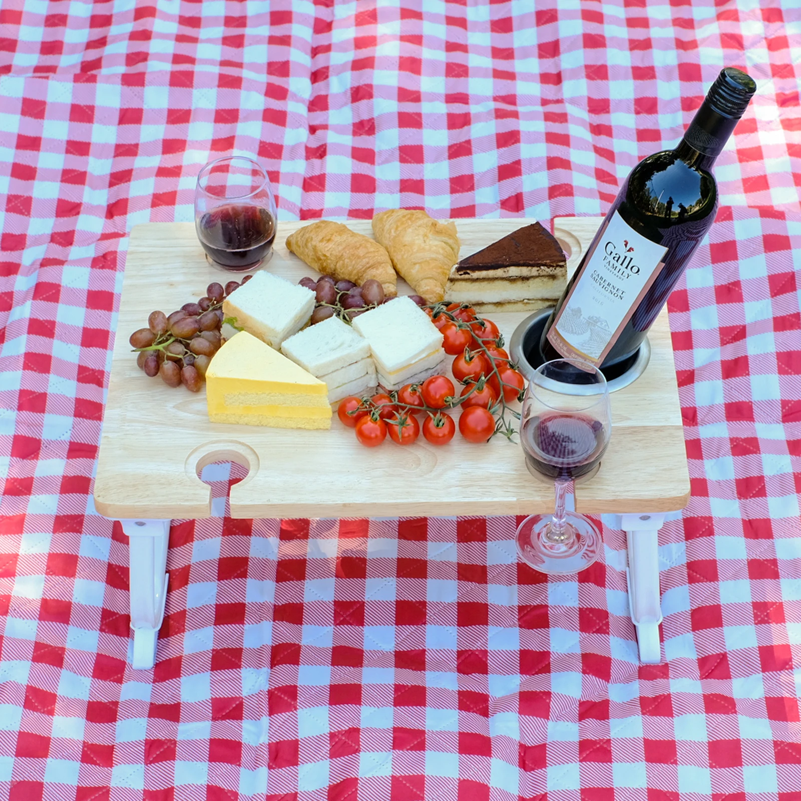 XH Foldable Picnic wine table with bottle holder, Portable beech table for outdoor camping, Wood bed tray with cup holder