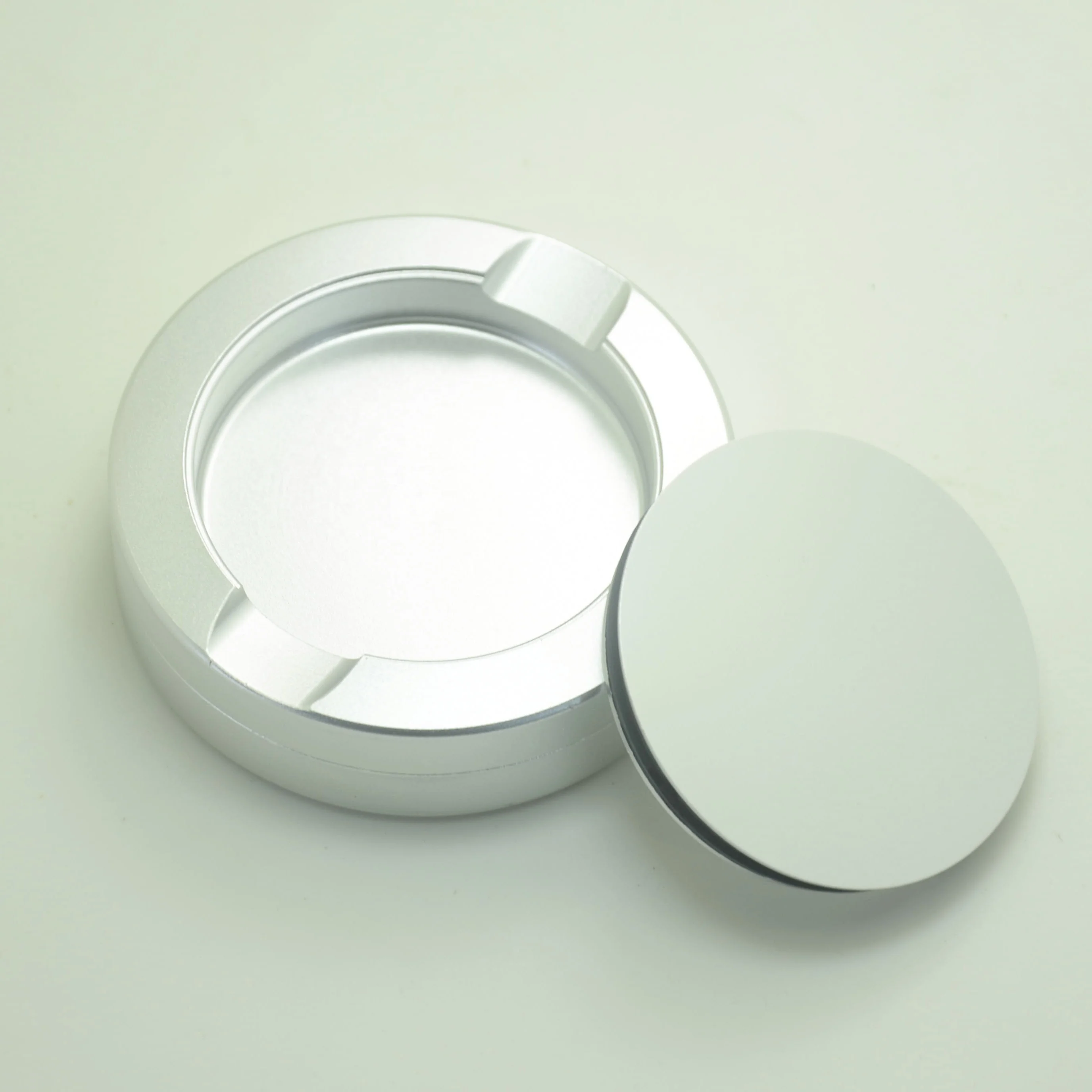 Professional China  manufacturer  all kinds of Food Grade plastic disposable custom snus tin