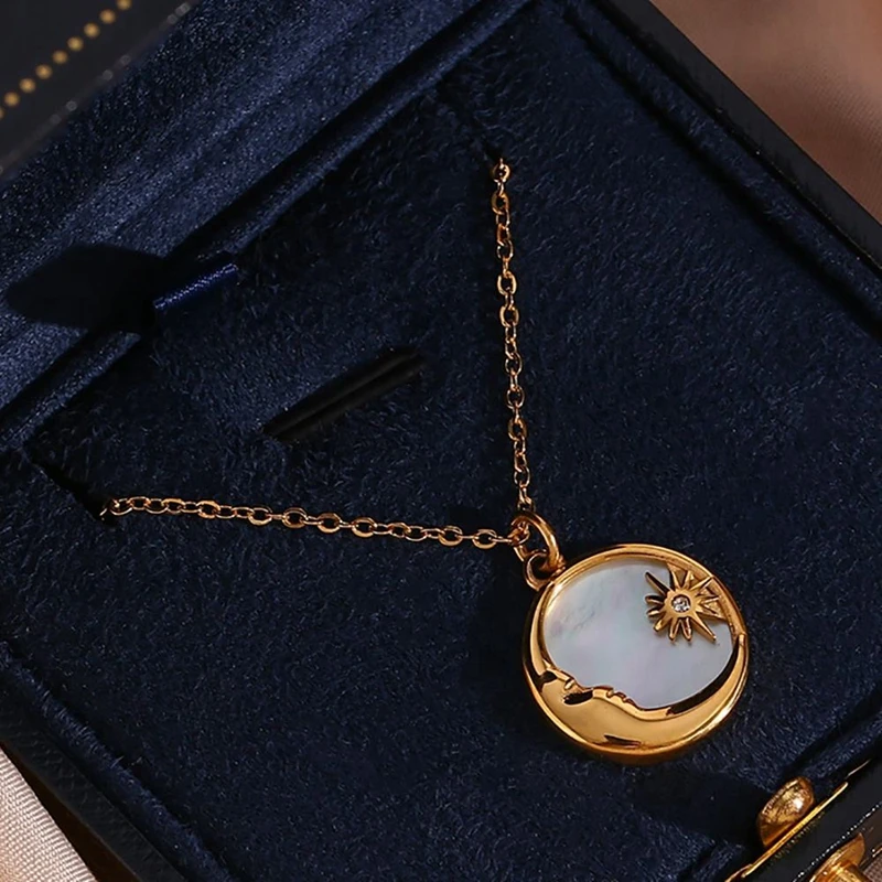Design Natural Shell 18k Gold Plated Disc Sun Moon Pendant Necklace Tarnish Free Stainless Steel Necklace Design Jewelry