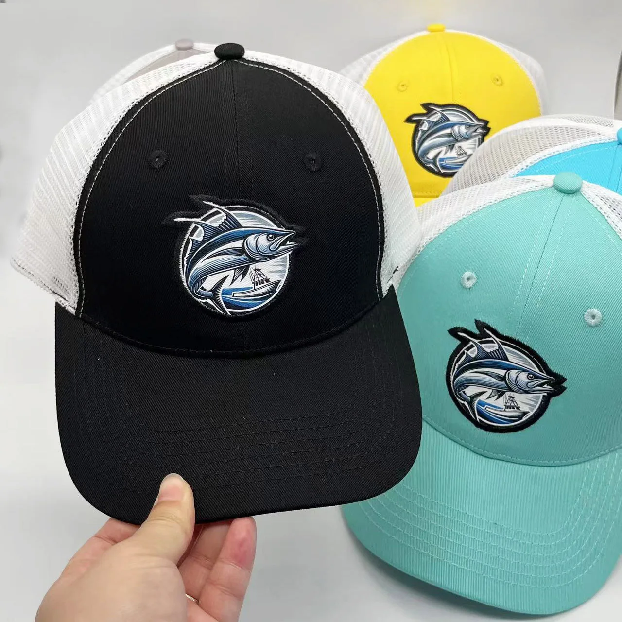 Custom Mesh Trucker Caps High Quality 6 Panel Baseball Cap Outdoor Sport Gorras Curved brim Mesh Trucker Hat With Patch logo