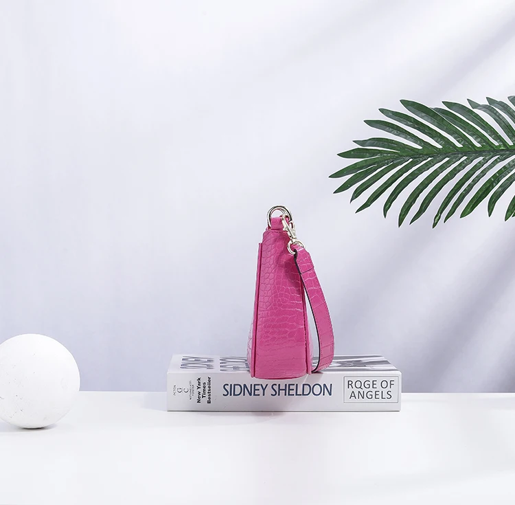 Factory Price Pu Leather cartera de mujer Ladies Shoulder Bags  Simple Casual Half Moon Women Leather Purse