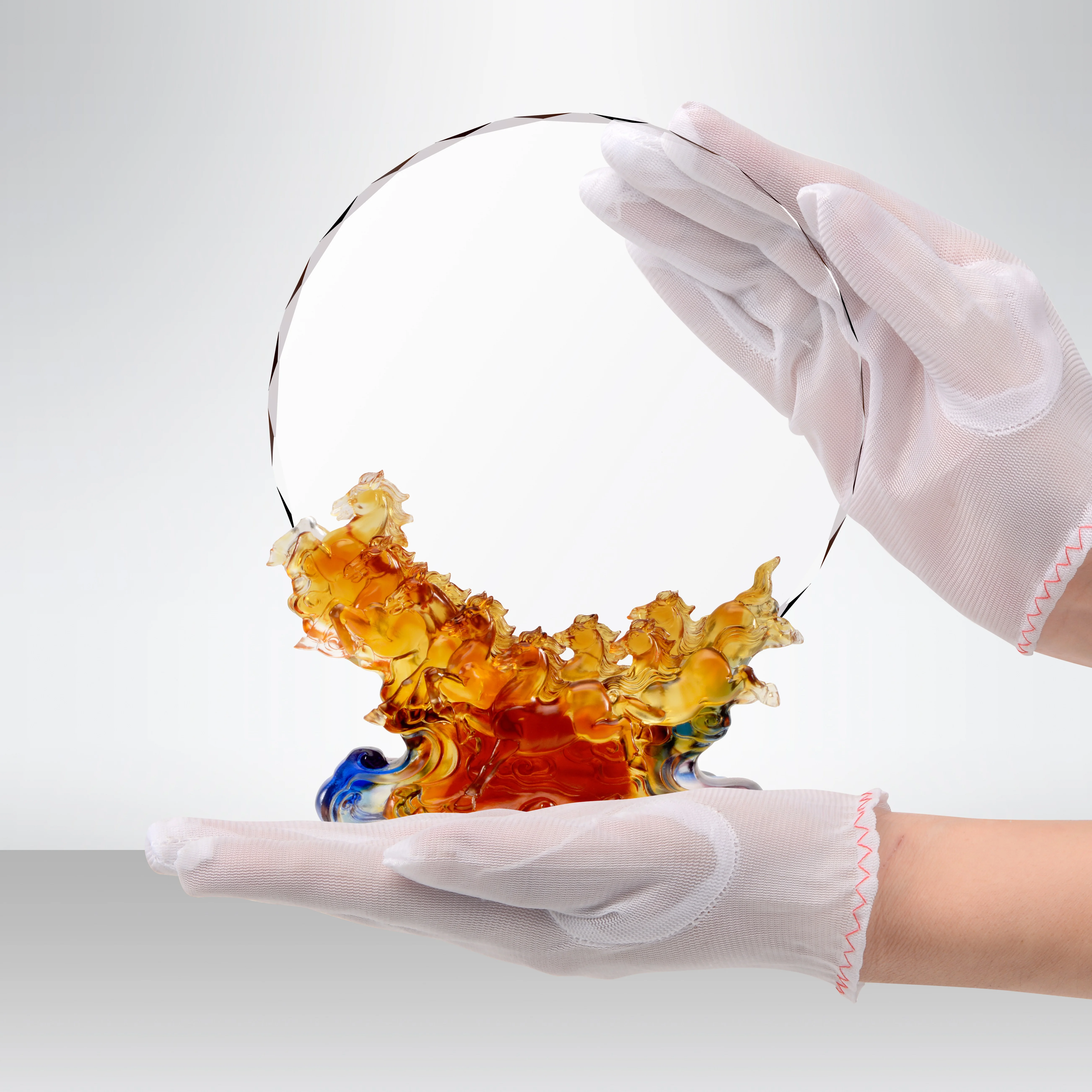 Brand New High Quality Eight Horses 3D Laser Engrving Round Plaque Crystal Trophy Creative Crystal Trophy