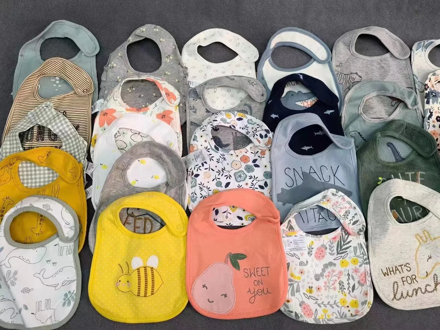 Branded stock wholesale baby wears children garment stock lots baby clothing bibs stocks