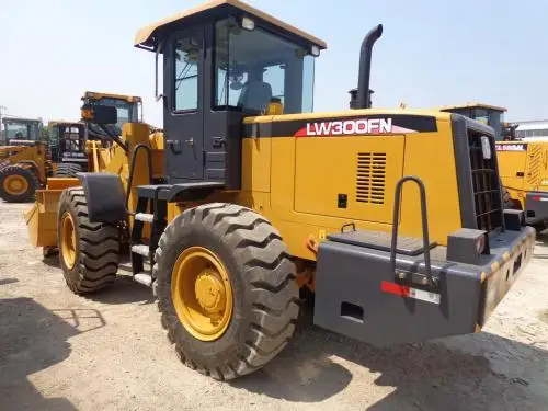Best-selling High performance rated load 3ton popular Wheel Loader LW300FN made in china for sale