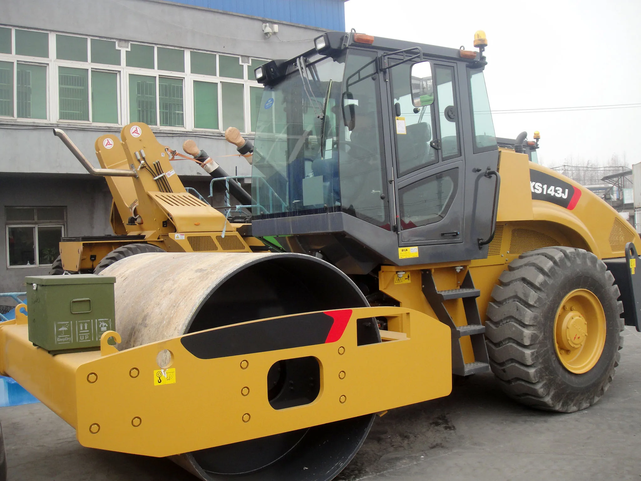 Hot Sale XS143J Road Roller Single Drum Vibratory Roller 14Ton for Promotion