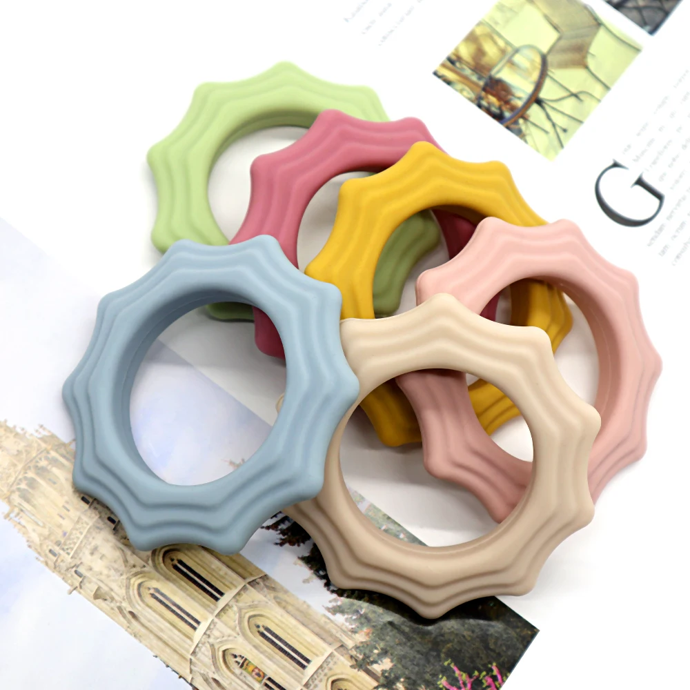 Melikey Wholesale Baby Silicone Fox Deer Sunshine Giraffe Cross Banana Rabbit Sun Bunny Rainbow Teether