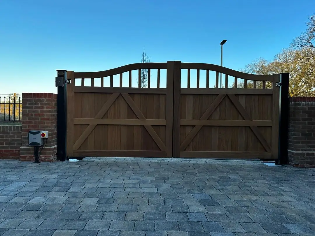 Hot sale modern gate design for villas