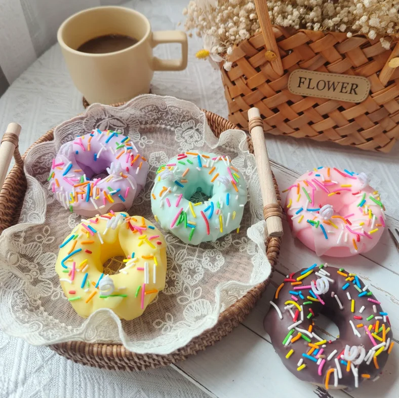 Popular Candles Home Fragrance  Donut Shaped Scented Candle 100% Soy Wax Food Dessert Cake Candles In Wholesale