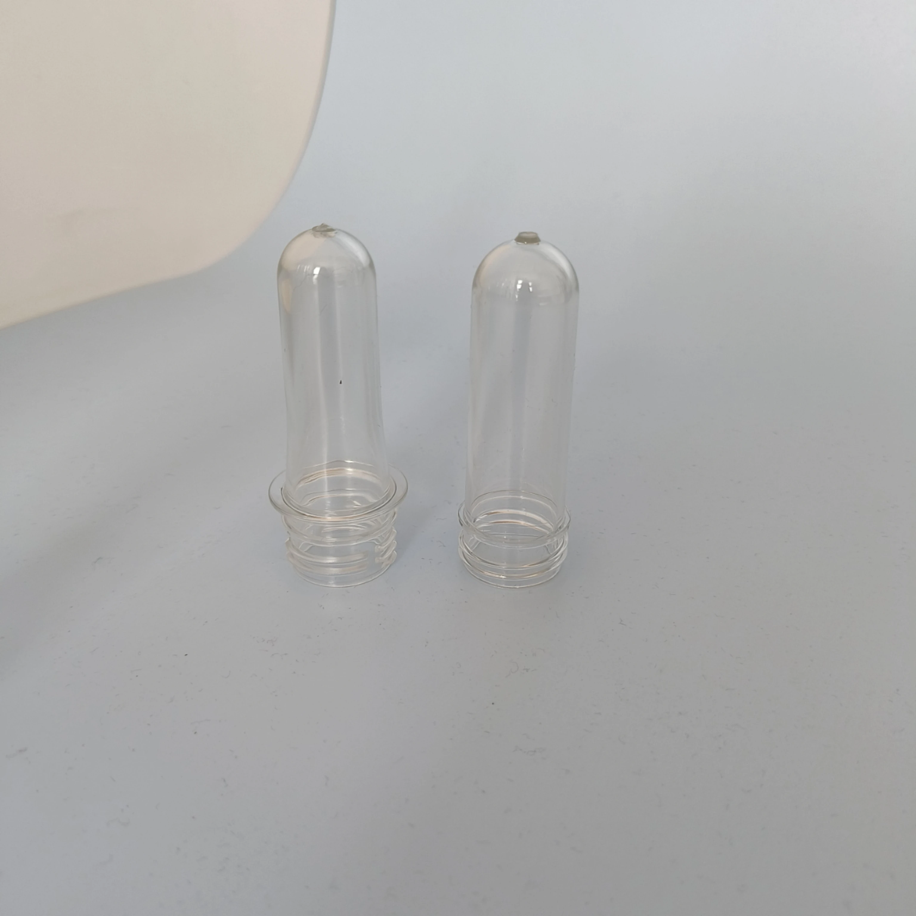 High Quality 1 Liter 5 Gallon PET Preforms 28mm 30mm 38mm Bottle Blanks Direct from China Manufacturer