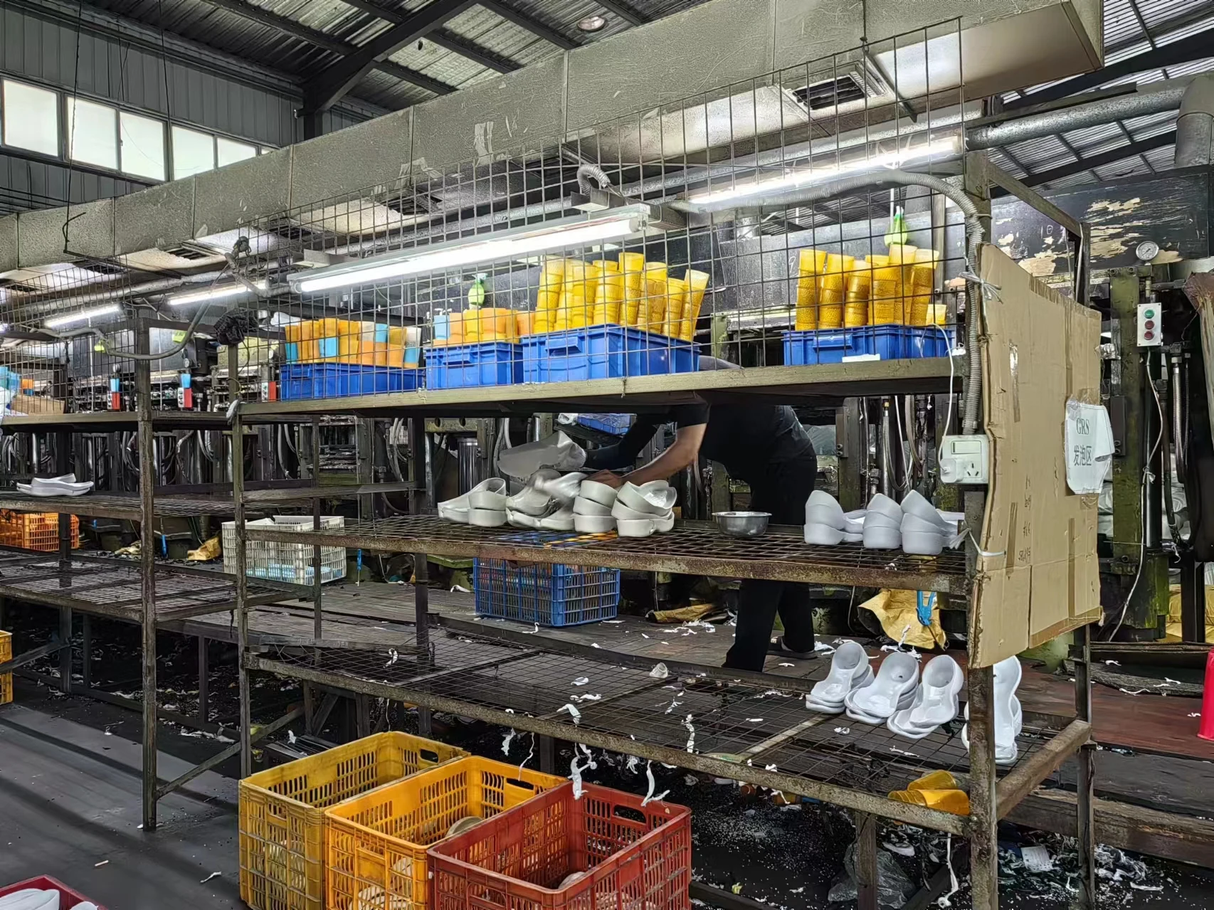 Wholesale Anti-Slip and Wear-Resistant Casual Shoe Sole Lightweight Foam With Natural Rubber Outsole