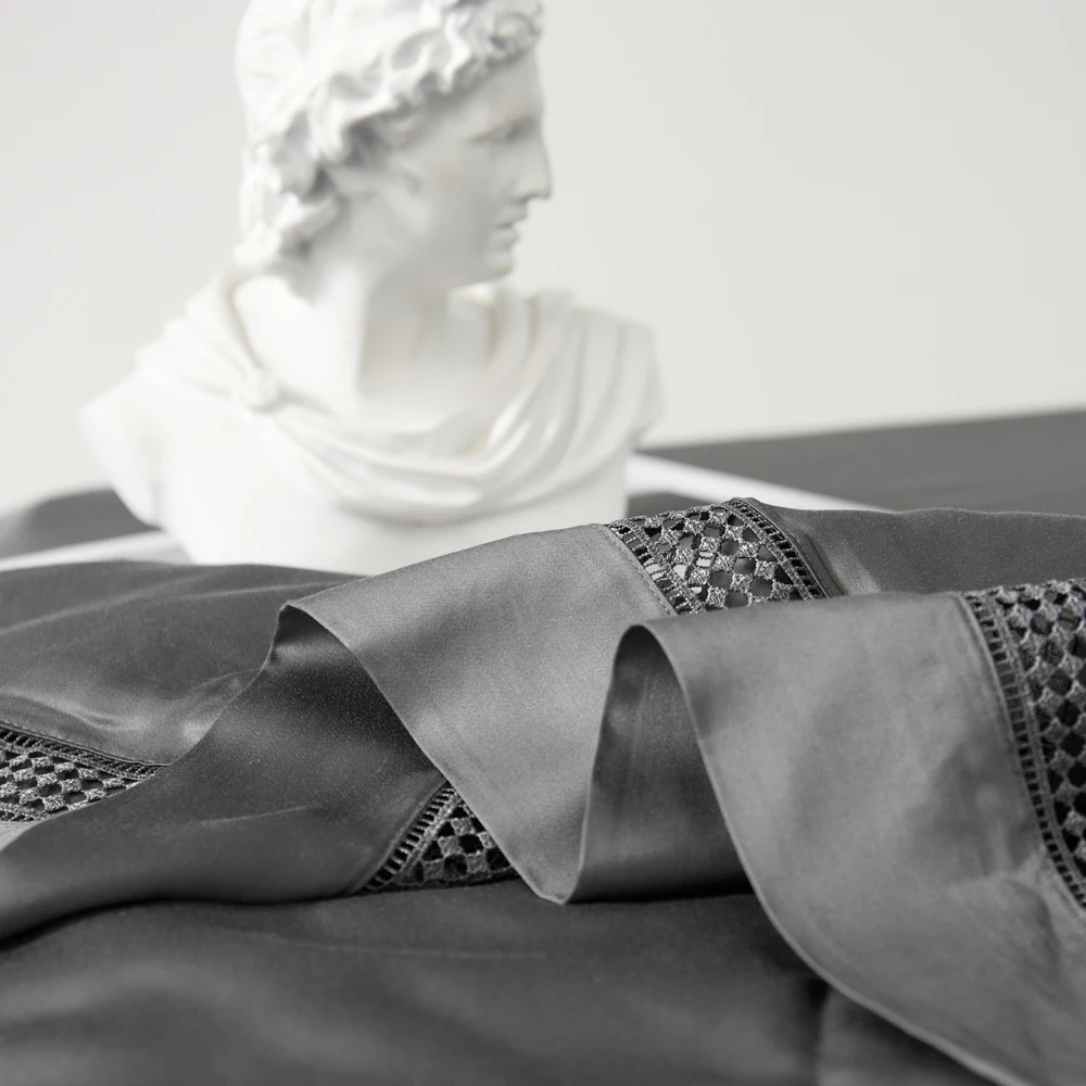 Hot Selling 400TC Bamboo Fabric Hollow-Carved Design Comforter Summer Quilt