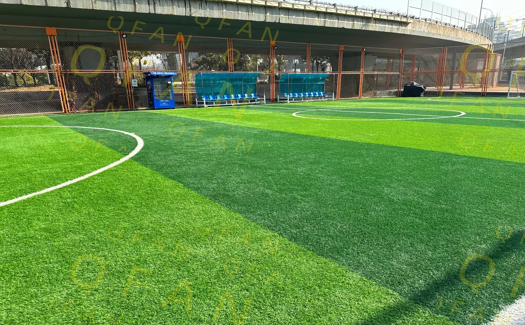 Qfan  5-person Soccer Sport Court Football Field  Play Soccer on Grass Ground