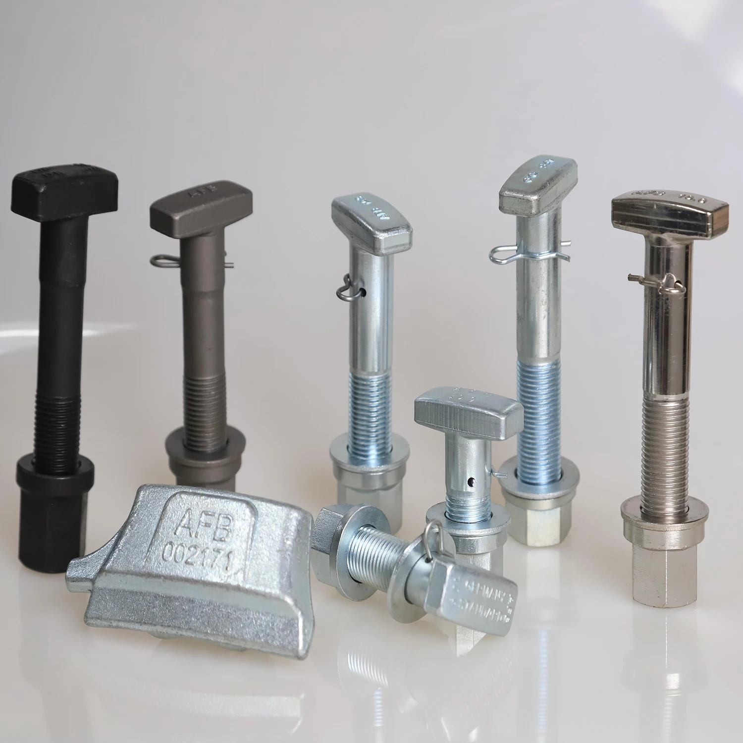 Specialized Production 130mm 40cr Fasteners Auto Parts Lug Nut Hub Nut t Head Bolt Wheel Lock T-bolt  for Volvo