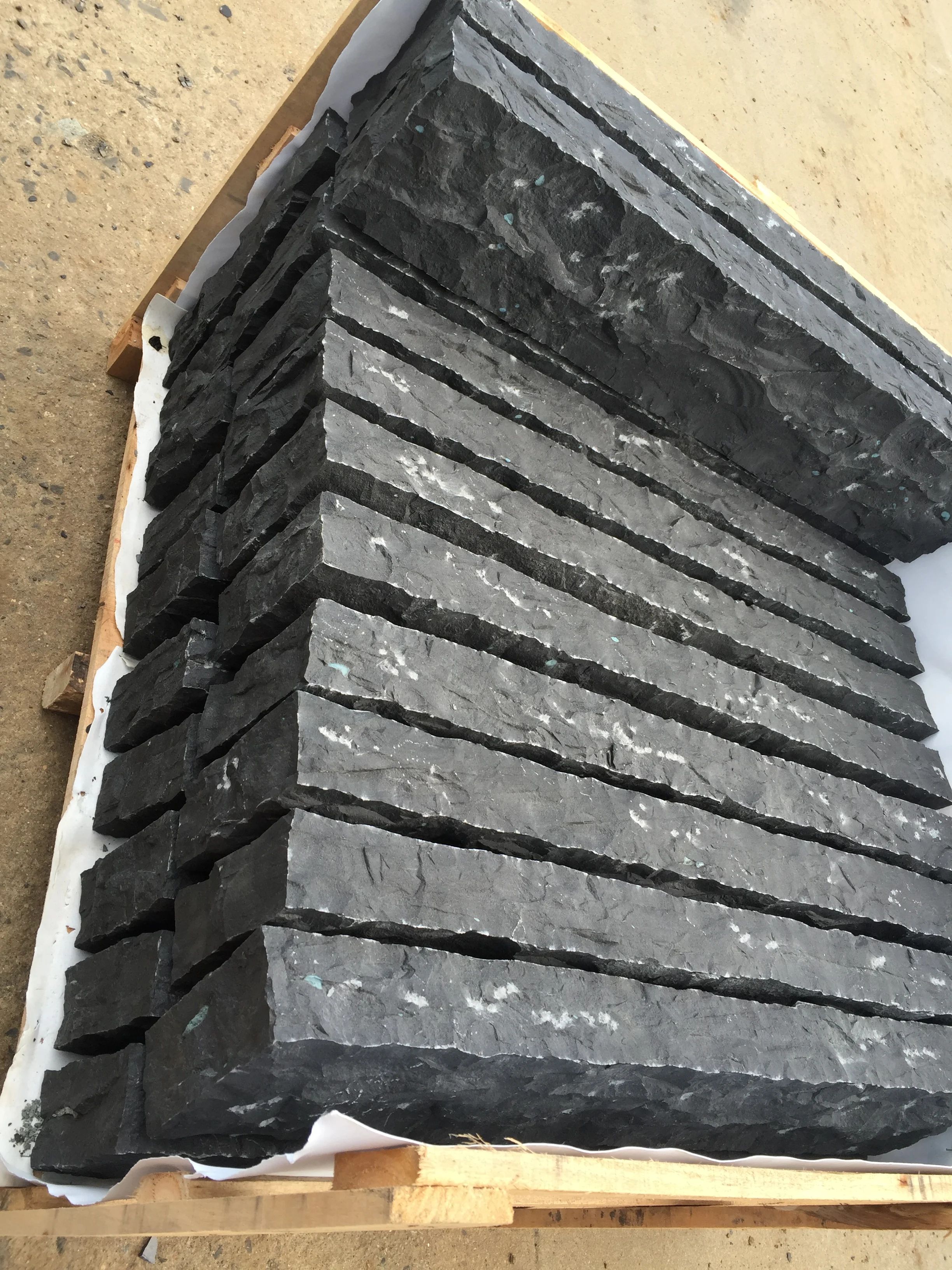 Black granite stone with good price on sale