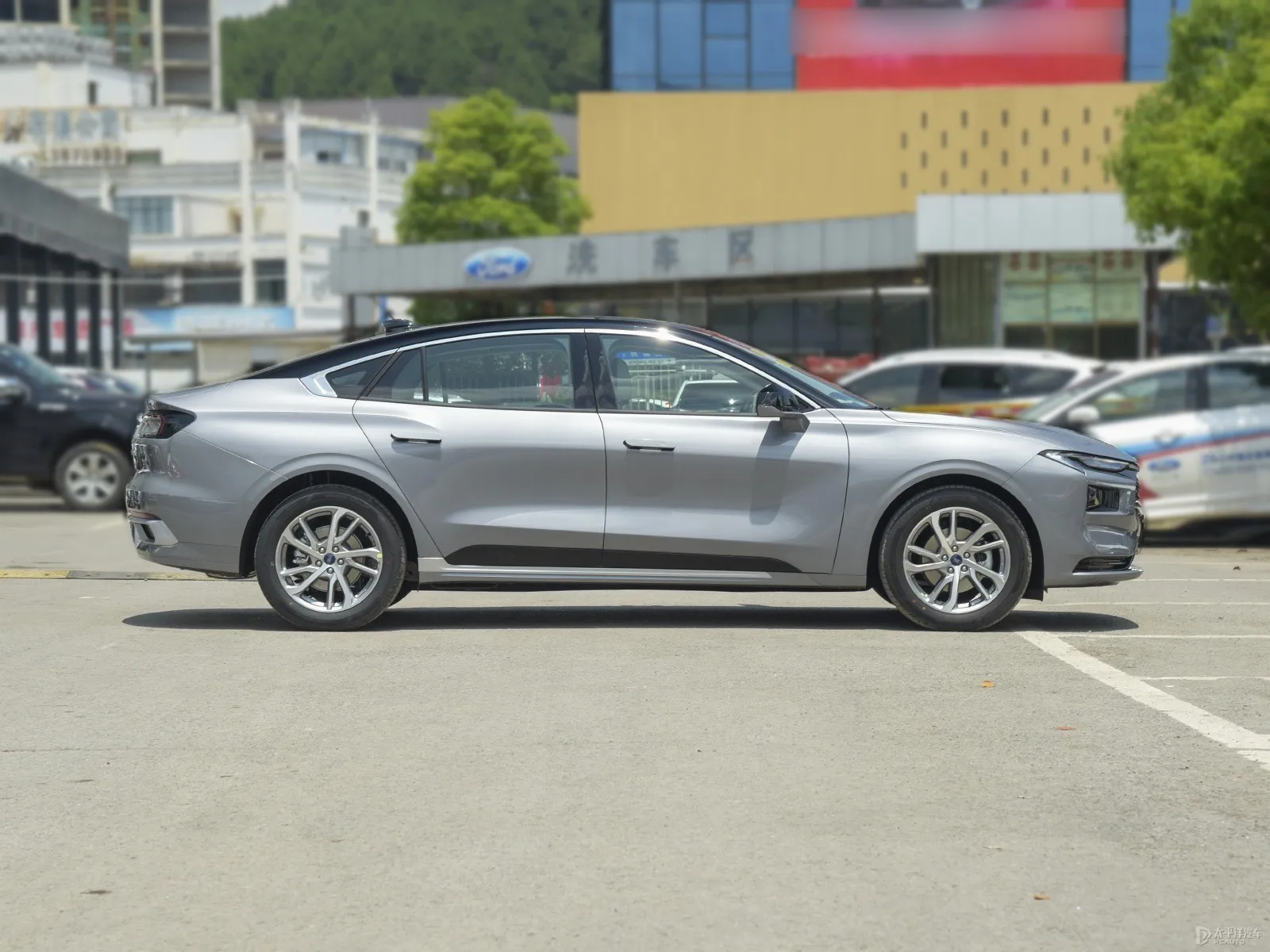 2023 FORD Mondeo Средний автомобиль 4 двери 5 сидений седан 2 0 T/L4/238 лошадиных сил для продажи высокое качество