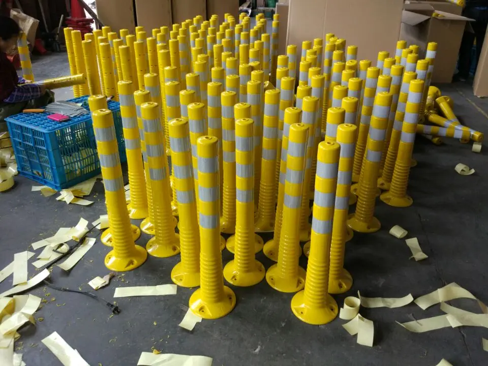 Road Safety Marker Pu Plastic Parking Orange Portable Road Delineators Flexible Traffic Spring Warning Barrier Sign Guide Posts