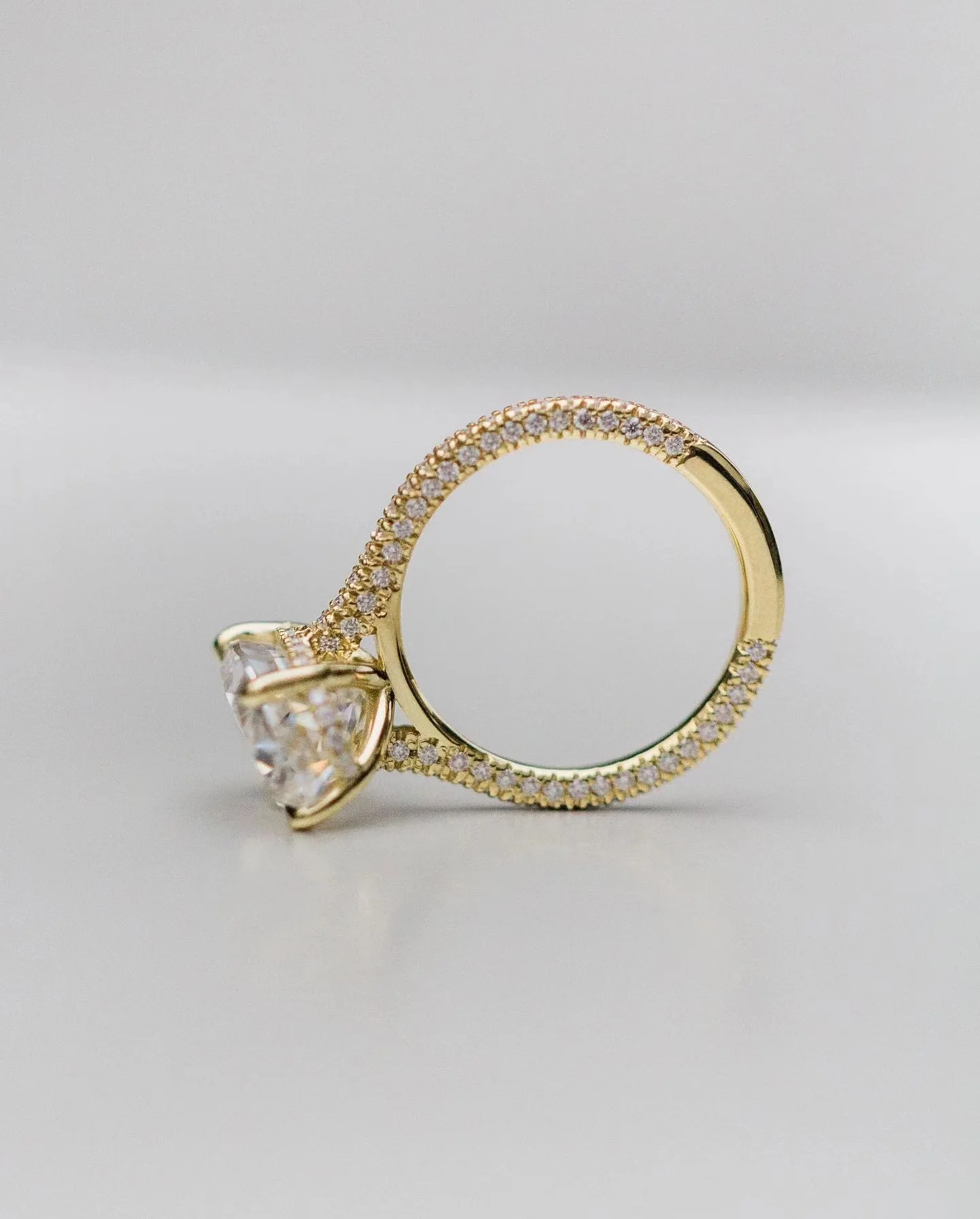 Focus luxury jewelry Moissanite Jewelry Pure 14K Gold 2.0CT oval Cut Diamond Halo Moissanite Engagement Wedding Ring