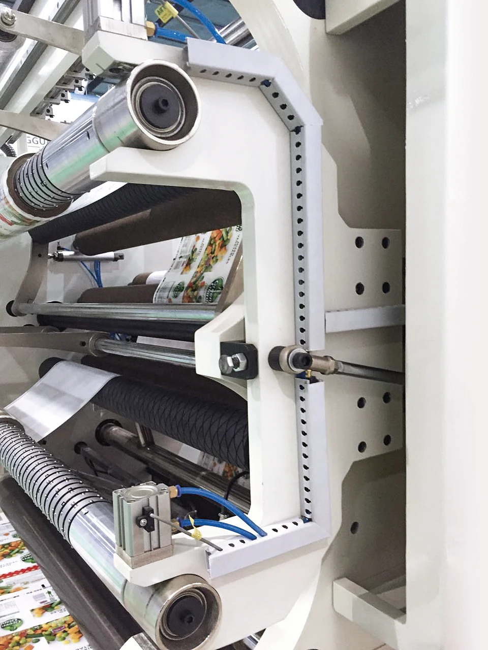 
S400-1600D high production laminated paper cup roll slitter and rewinder with auto loading system 