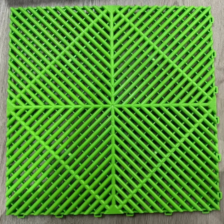 Переплетенные коммерческие PP плитка напольная прочная гаражная
