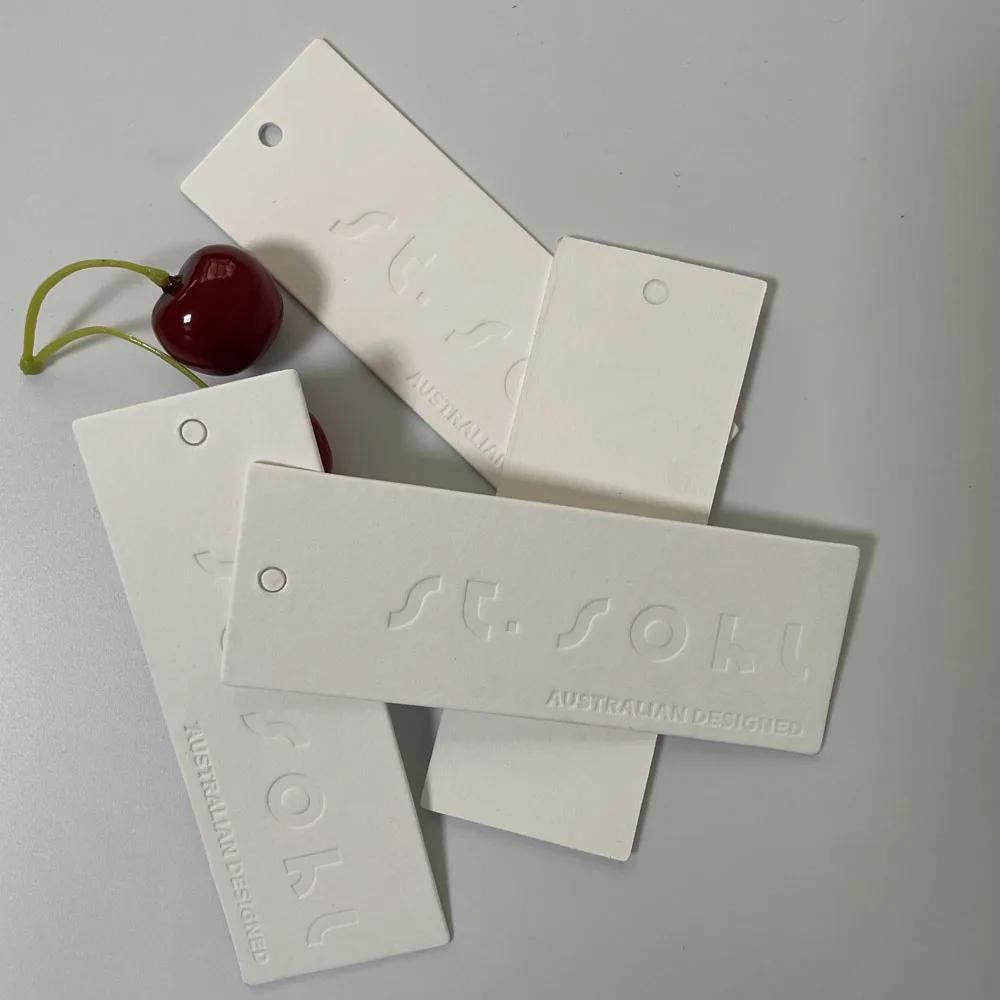 China wholesale custom clothing hang tag with strings