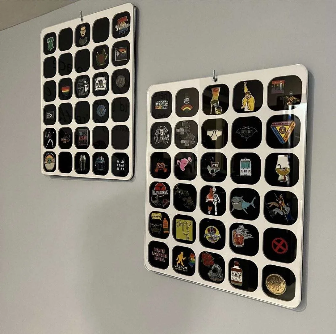 Gaojian 2022 new type acrylic pin display stand plastic badge collection storage window showing wall carton display stand