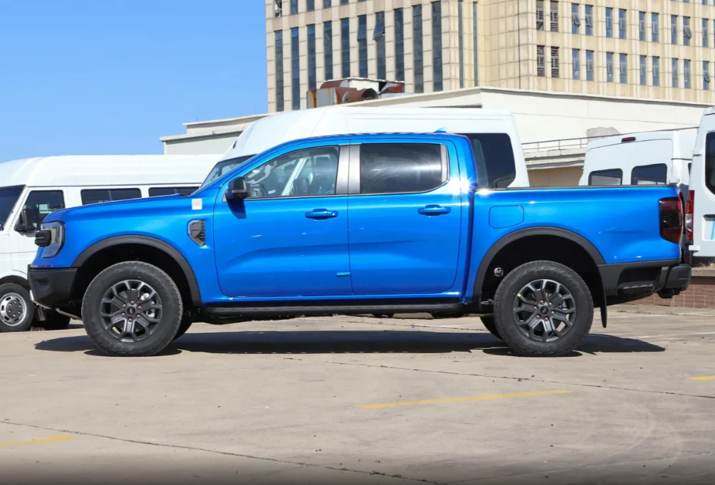 Ford Ranger 2.3T Diesel Trail - Four Wheel Drive LED Electric Light 12 Leather Turbo Multi-function Automatic Sunroof Diesel Oil