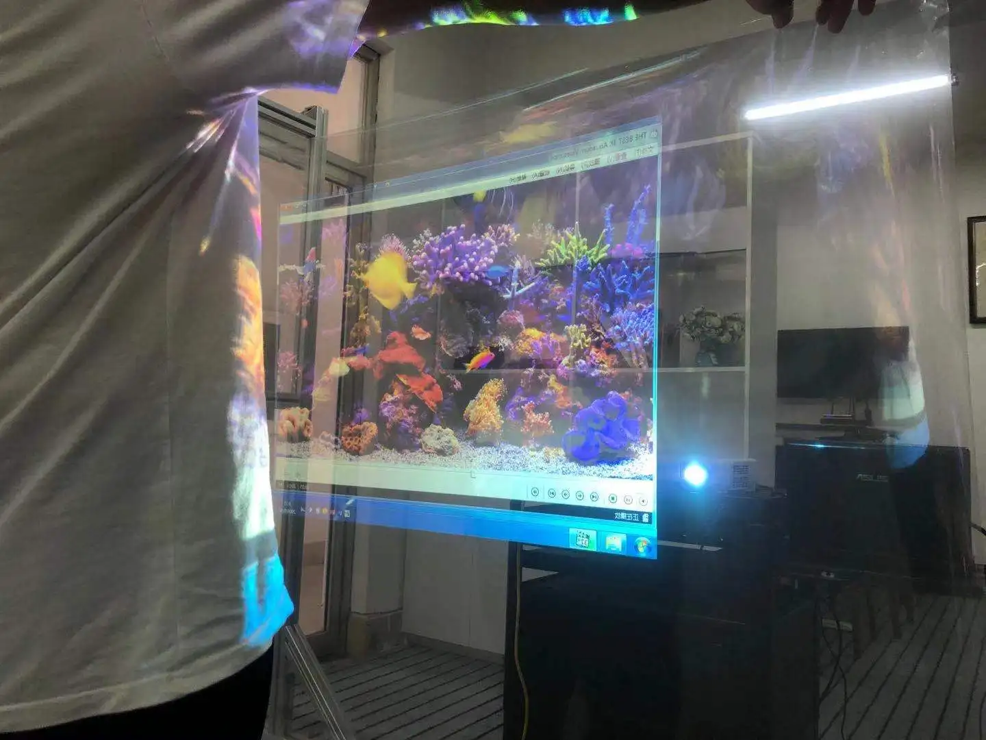 Rear type 85% super transparent self-adhesive holographic projection film is used in glass Windows