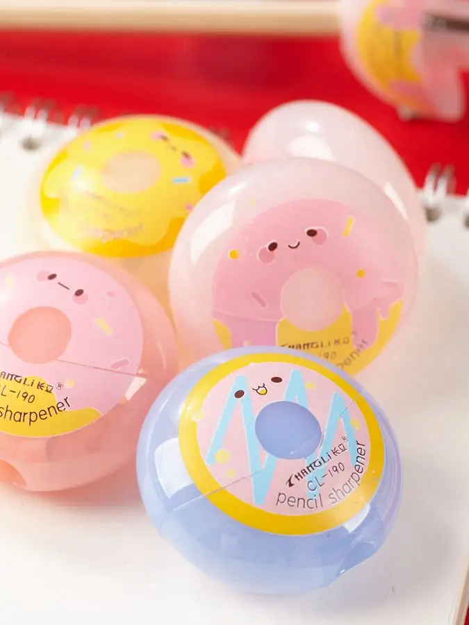 Customized sharpener for pencil School office stationery  colored  manual plastic kids cute small pencil sharpener for studends