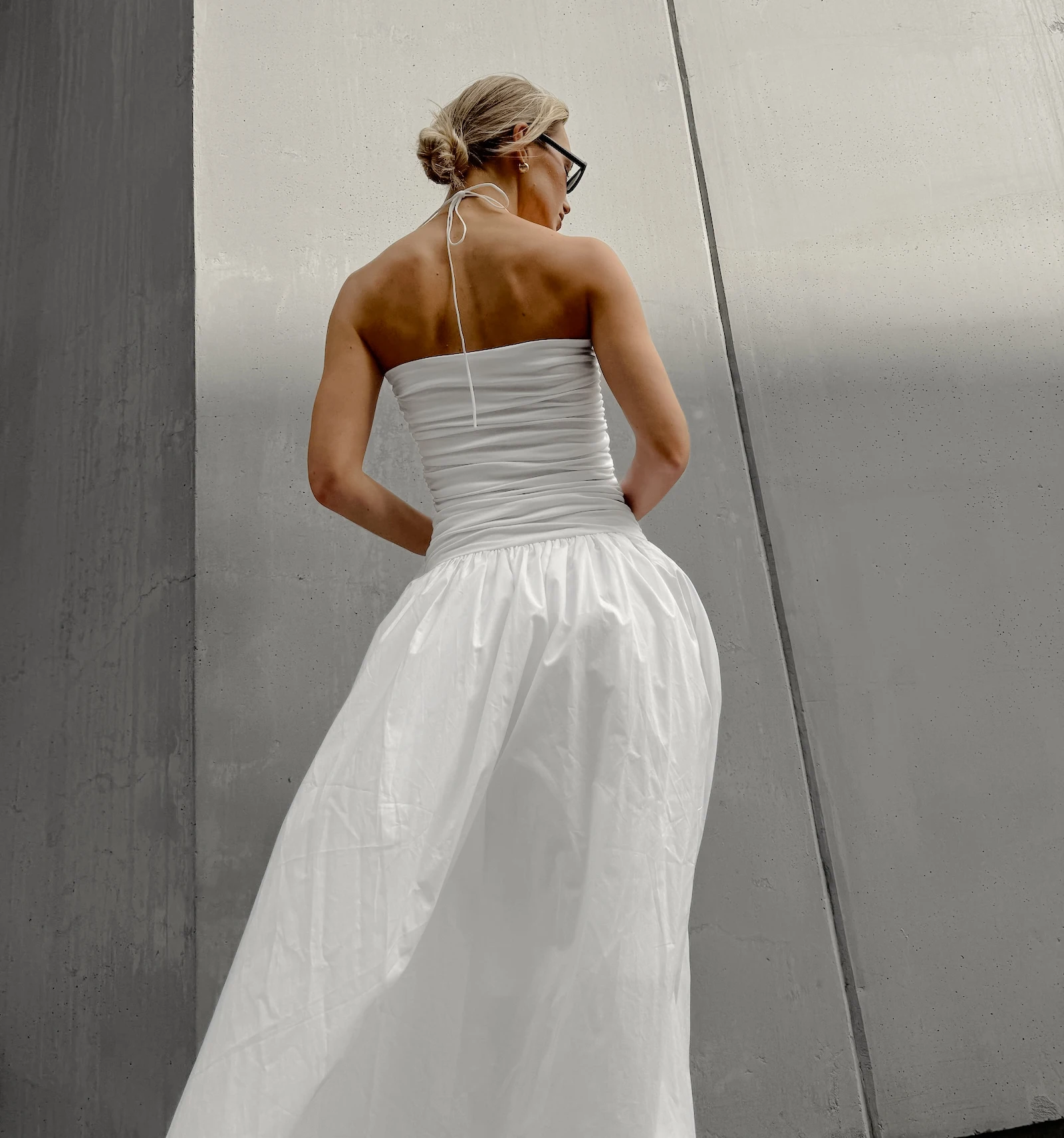 OOTN Fashion 2025 Summer Beach Women Strapless Dresses Sexy Backless Lady A-Line Tube Dress Elegant Vacation White Dress Ladies