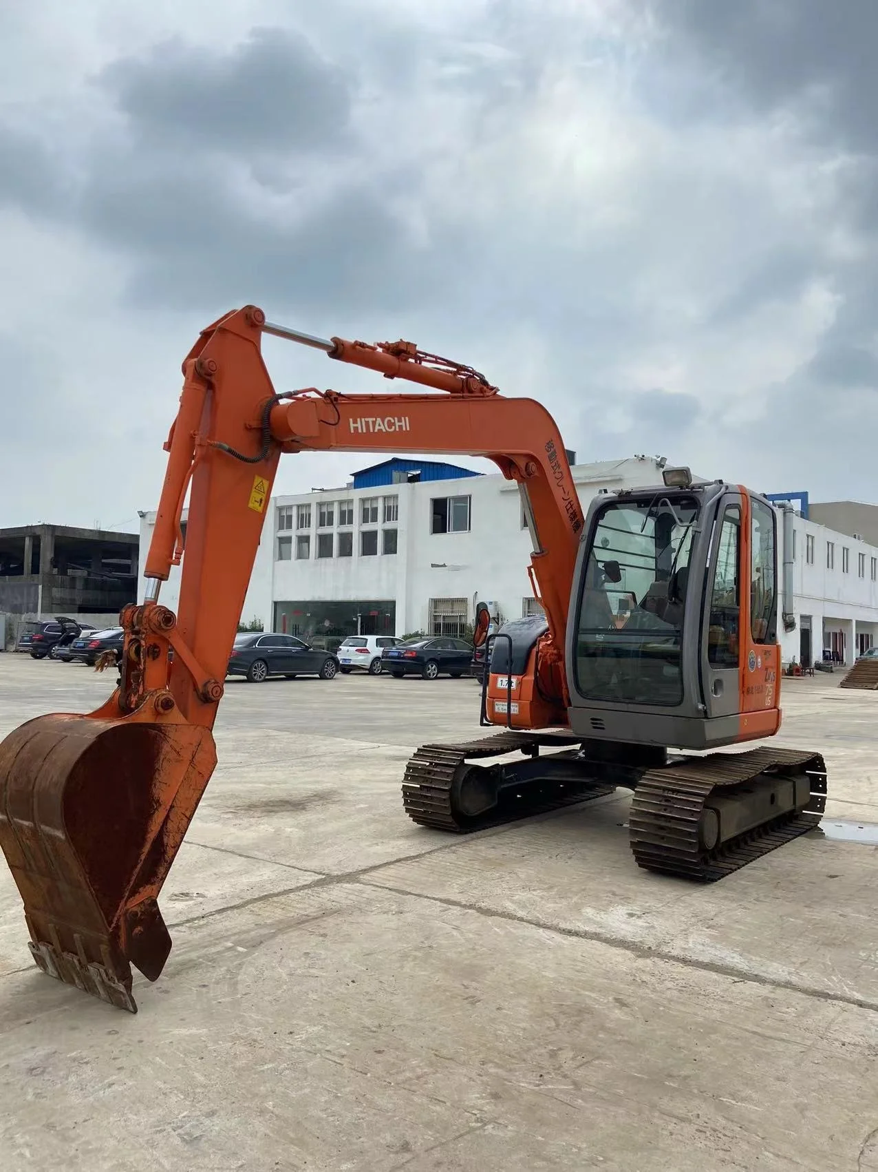 fast delivery HITACHI used excavator ZX75