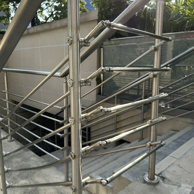 Stair Makeover Idea Rod Column Bar Pipe Railing Vertical Roundbar Railing Bespoke Stainless Steel Round Bar Holders