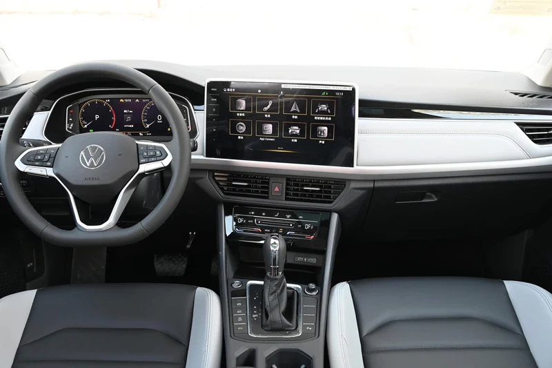 VW Bora 200TSI DSG Pro R17 200 км/ч 1 2 т 116hp 4-дверный 5-местный 7-ступенчатый двухтактный бензиновый автомобиль для Volkswagen