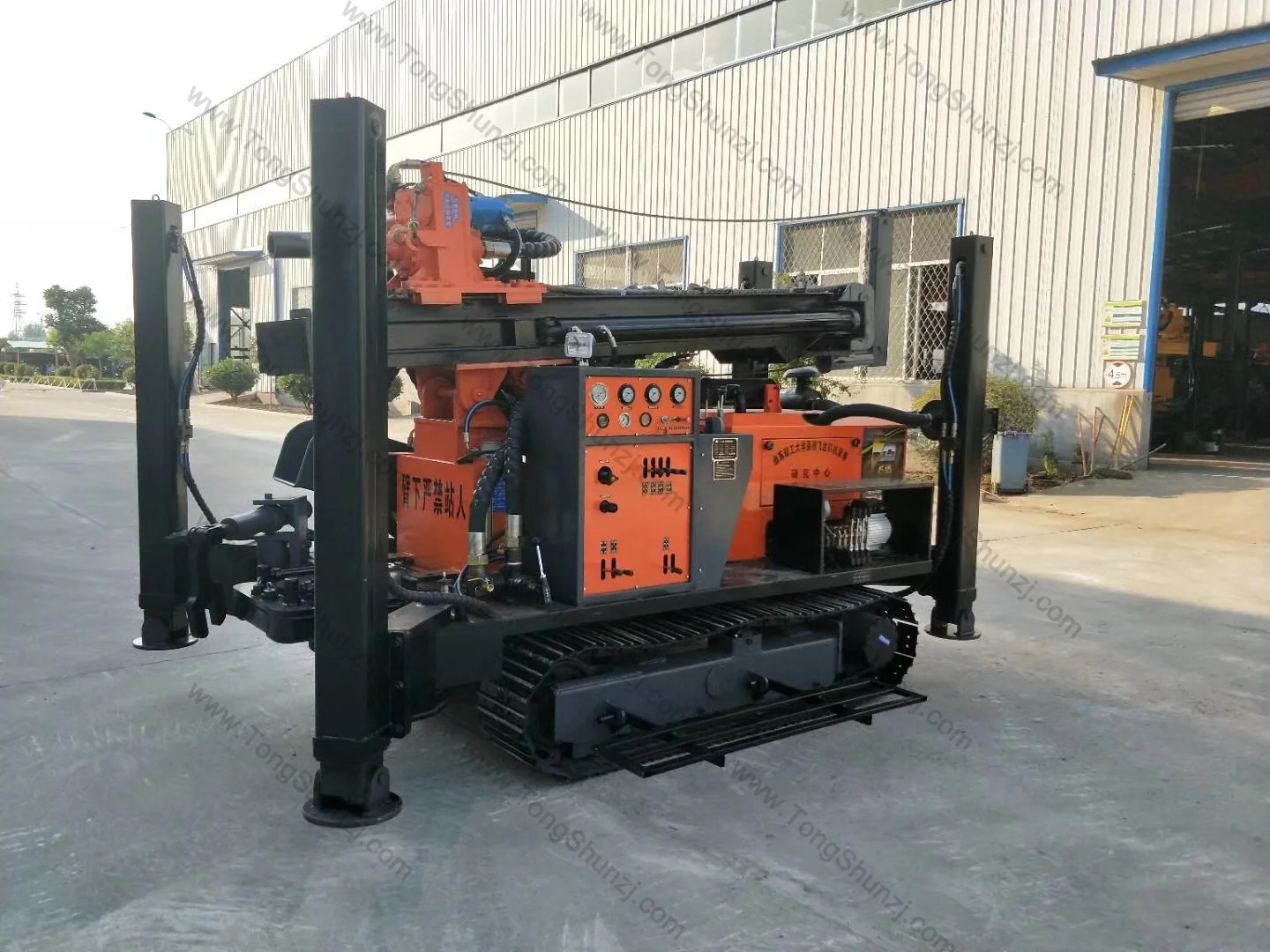 200M Mini Mobile Hydraulic Drifter Percussion Type Crawler Drill Rig Matching Equipment Shandong