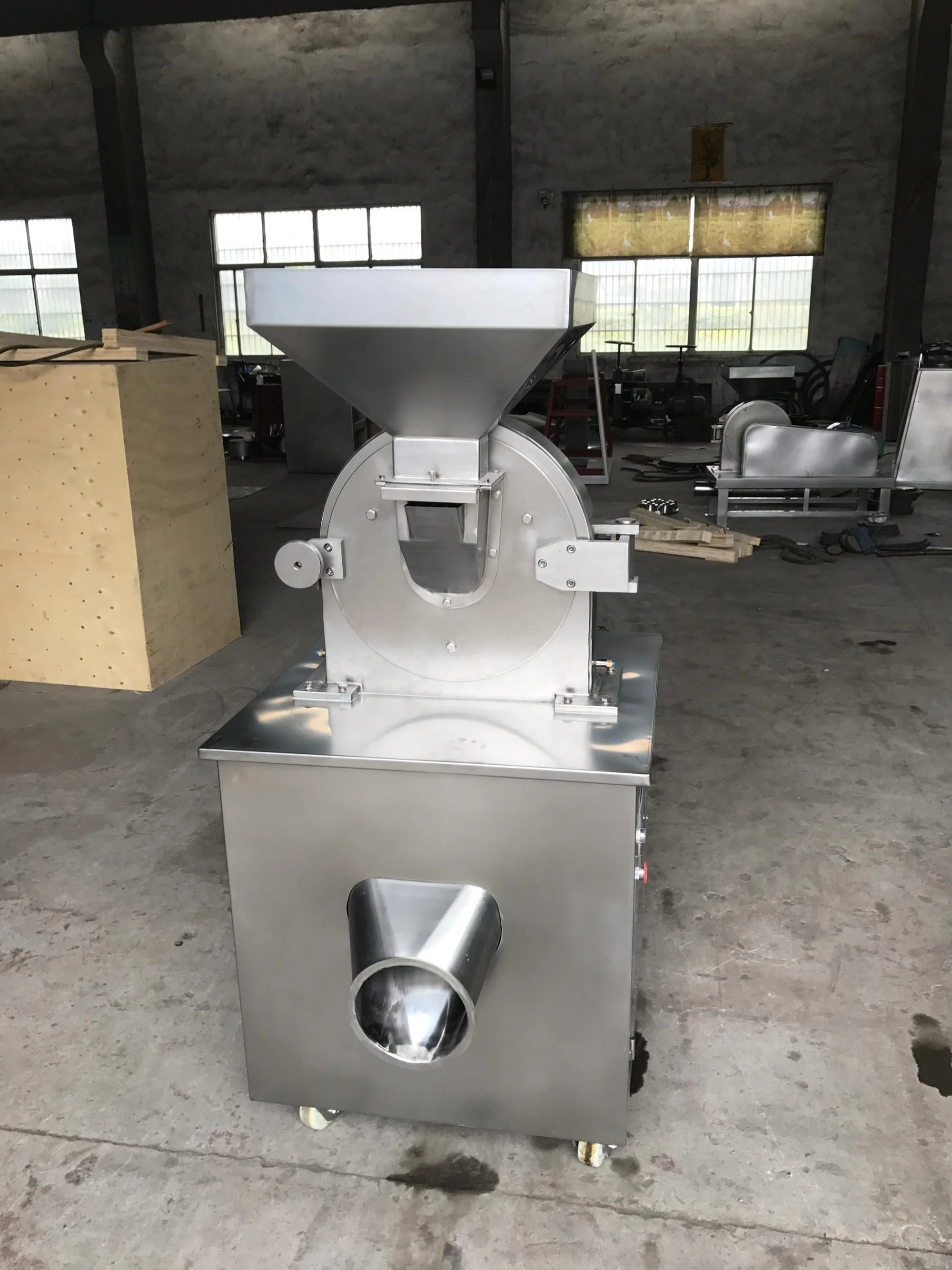 Black pure cocoa powder grinding cacao bean processing making machine