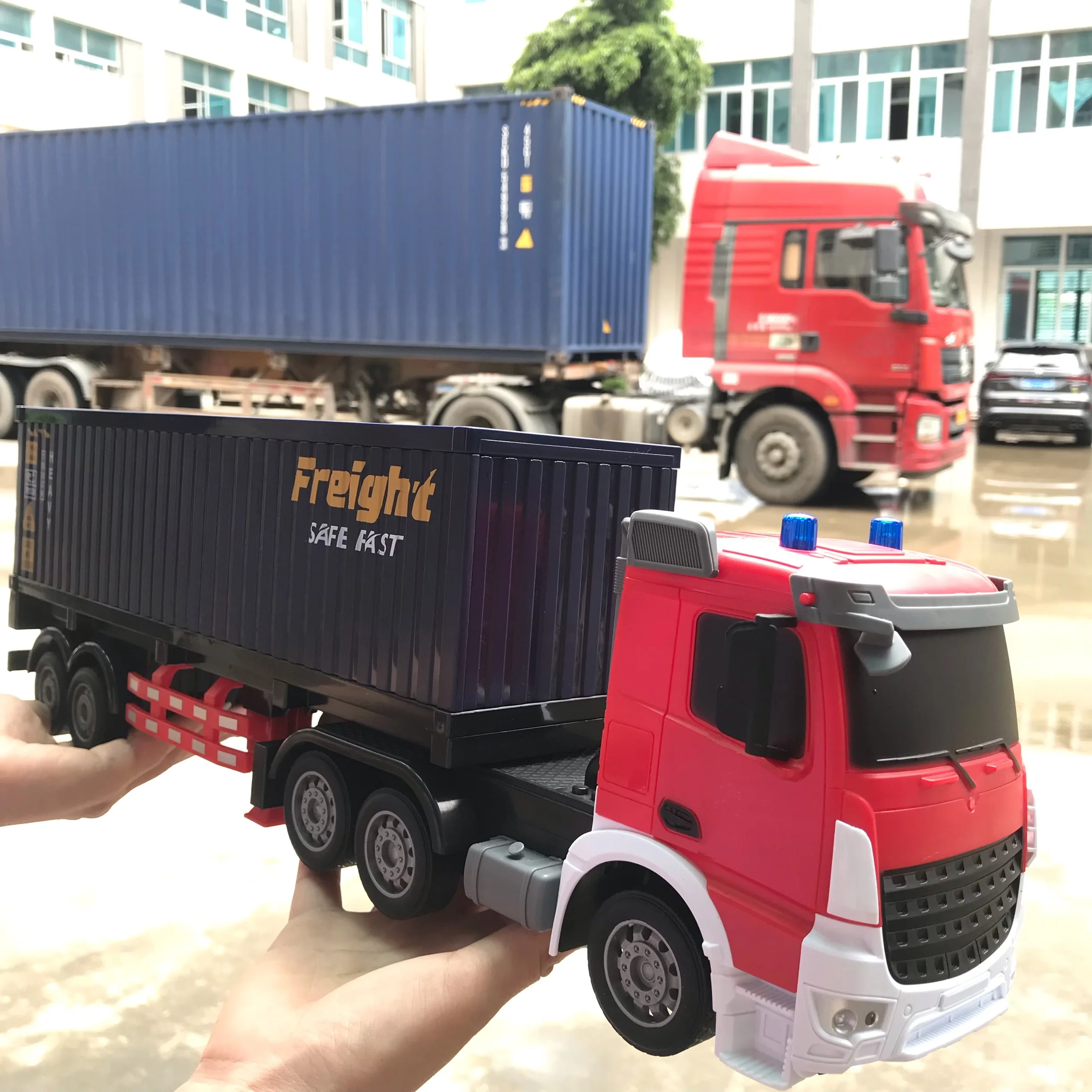 Rc Semi-trailer 2.4Ghz Trailer RC Flatbed Trailer Crane Tractor Electric Construction Vehicles Toy Truck with Sound Lights