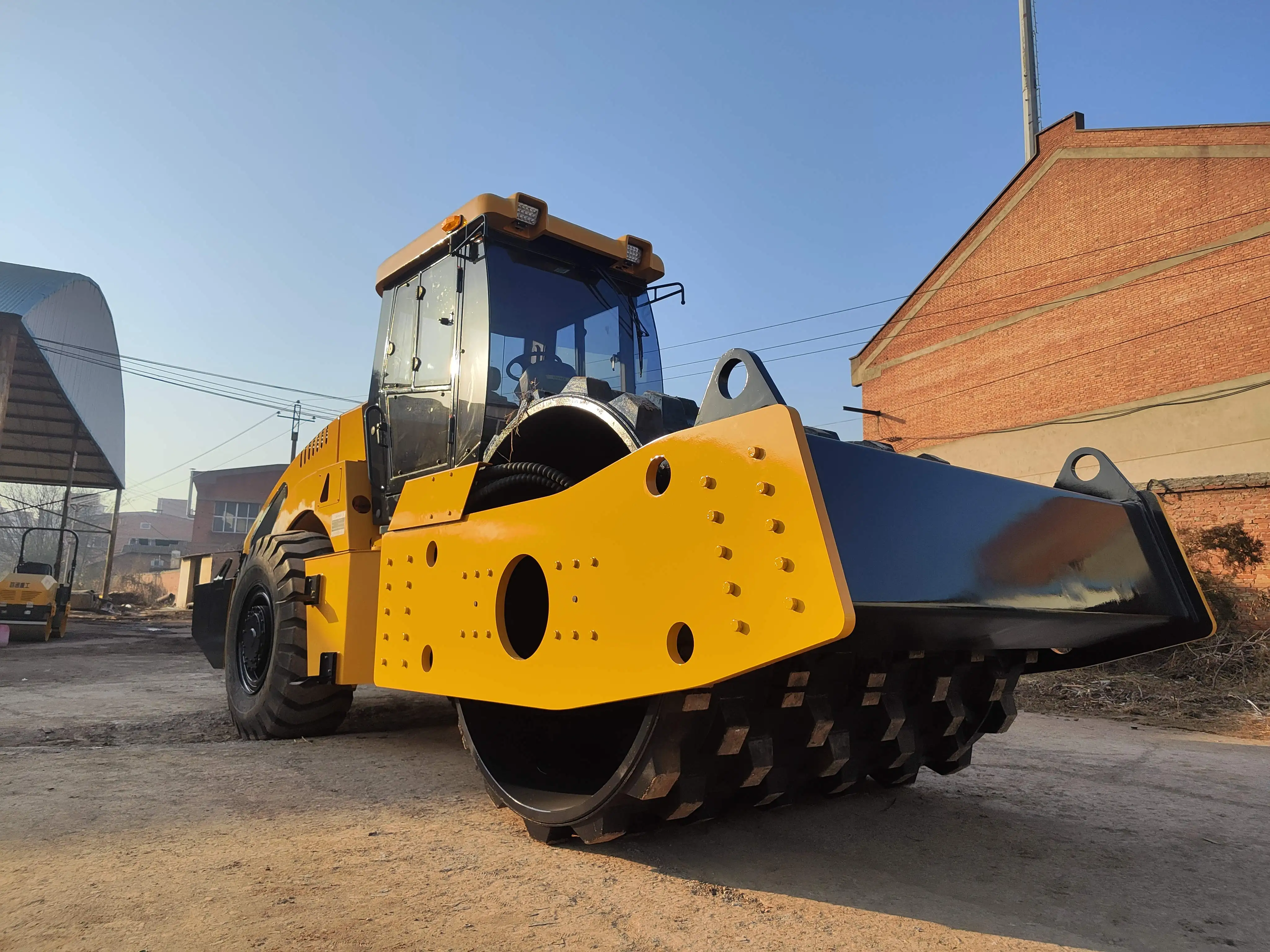 Chinese Top Brand LTD733H 33Ton Heavy Hydraulic Double Drive Single Drum Hydraulic Vibratory Road Roller High Quality for Sale