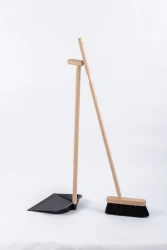 BSCI Factory Natural Long Handle dustpan and wood broom set