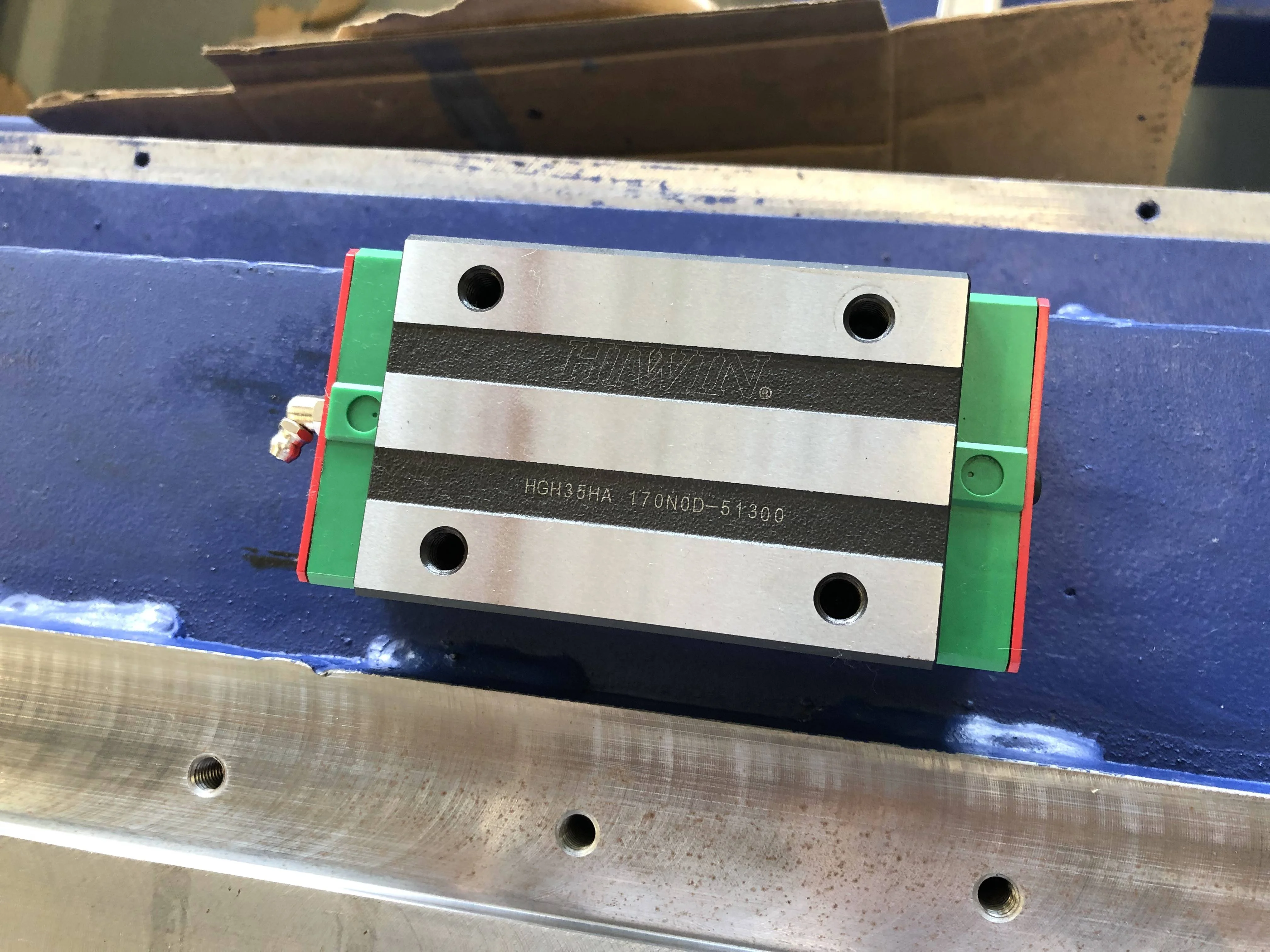 1000W 2000W 3015 4020 6020 Large Enveloping High-speed Fiber Laser Cutting Machine For Cutting Metal Plates