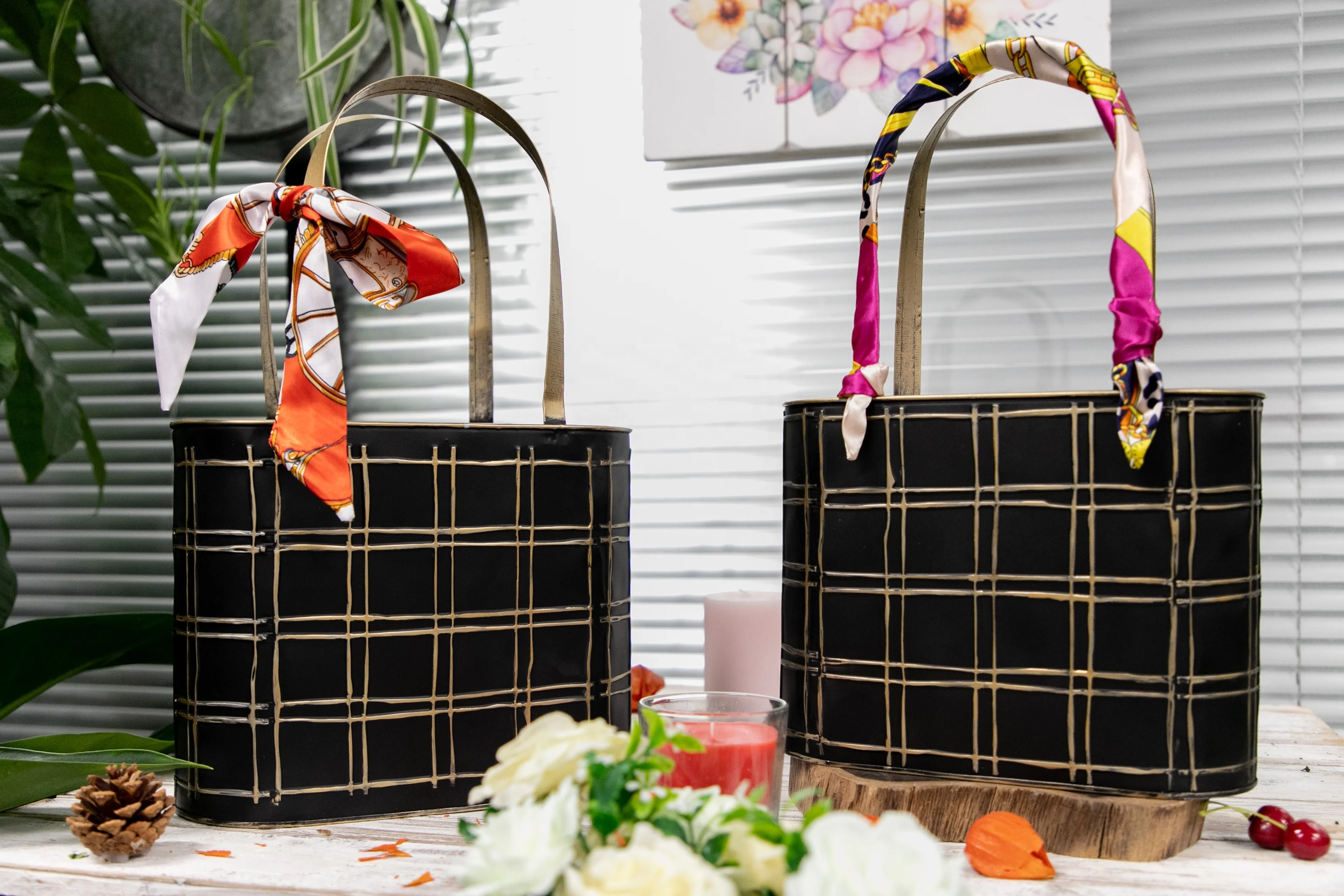  2022 New Design Metal Fashion Bag Vintage Style Galvanized Wall Hanging Planter Chic Flower Basket With