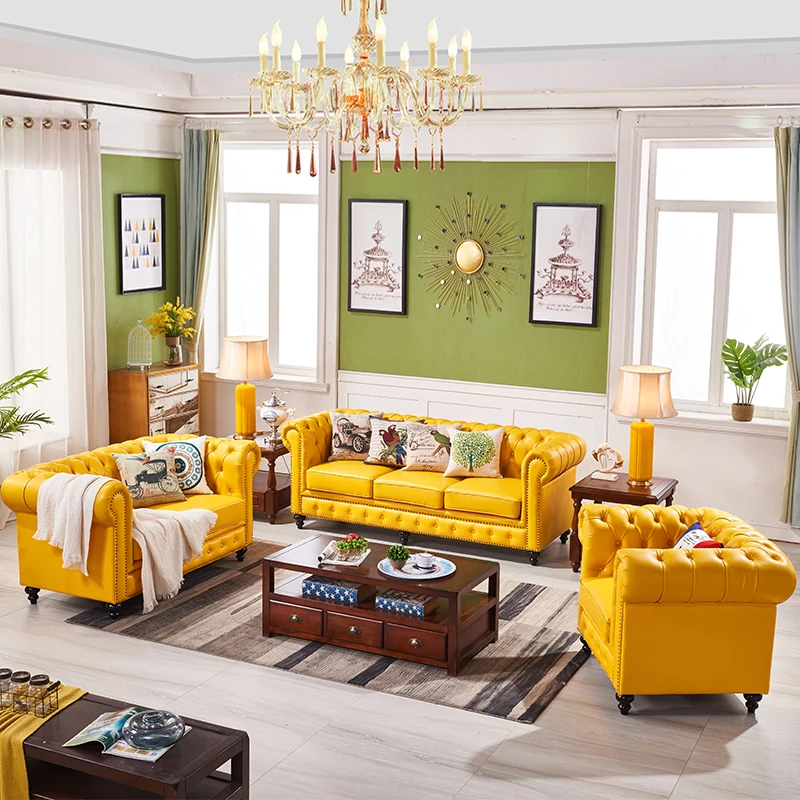  Желтый классический диван chesterfield и