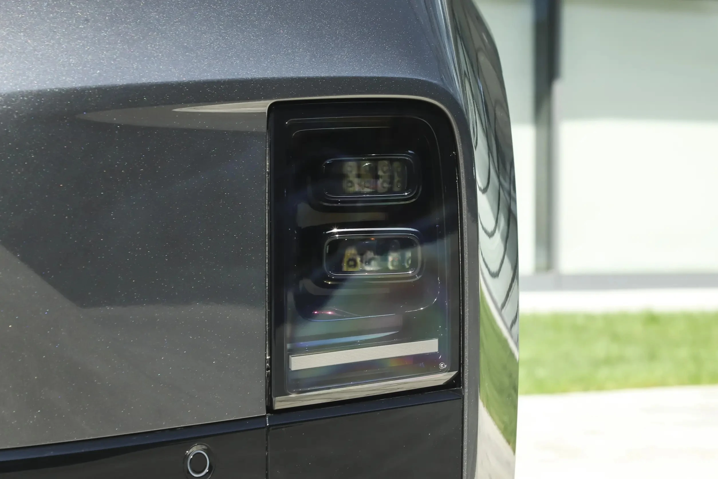 YK MOTORS 2024 EV Electric Vehicle  Li Auto L6 182km Battery Range Gray Color On Sale