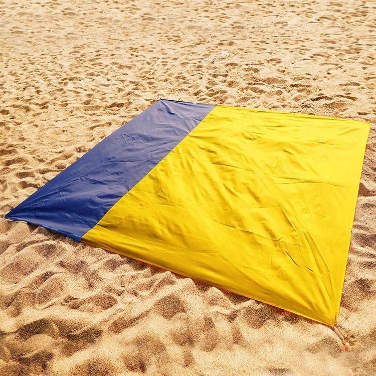 Customized Foldable  Sand proof Water proof Heat Resistant Outdoor Sand Blanket Beach Mat on Sale