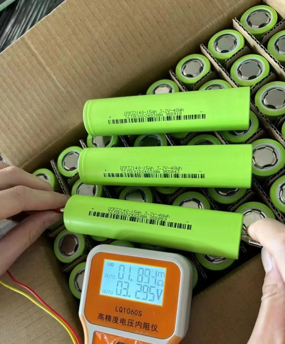 New grade A cylindrical lithium cells 32140 3.2V 15ah low temperature and high temperature power energy storage cell